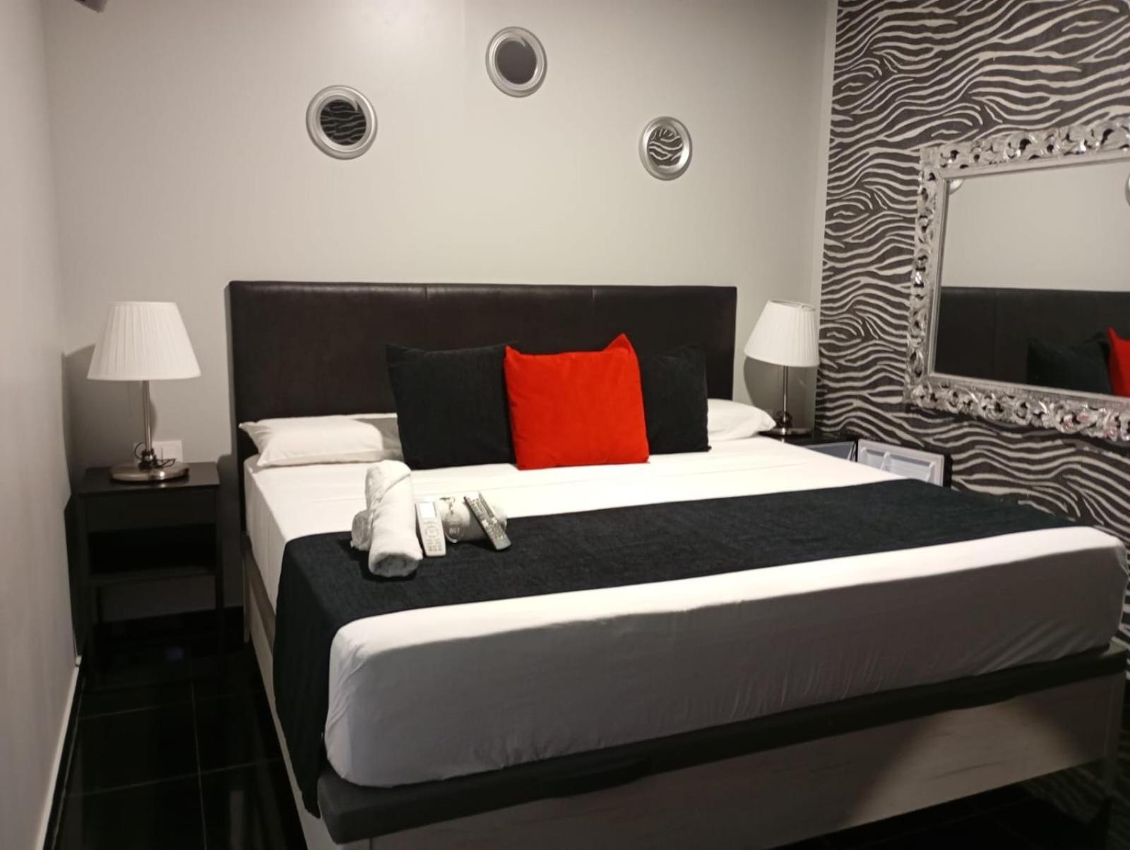 Apartamentos Rous - Solo Adultos Valencia Exterior foto