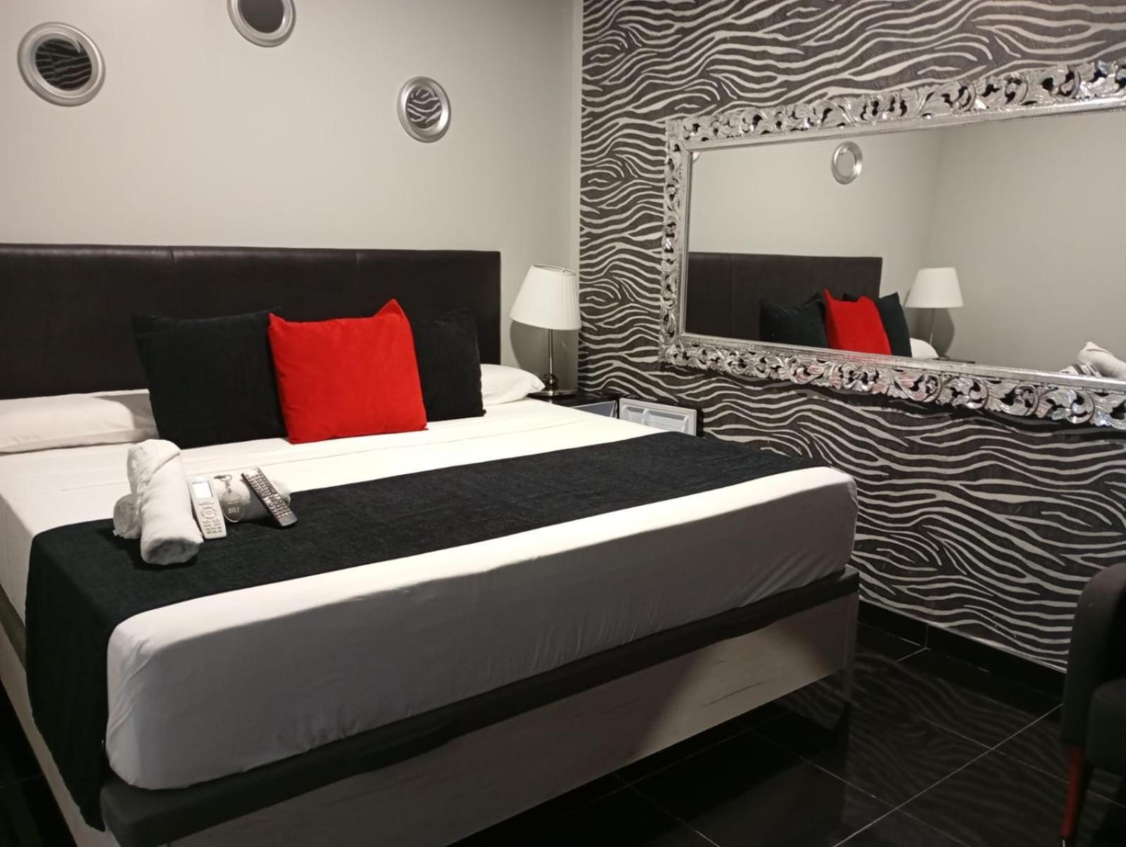 Apartamentos Rous - Solo Adultos Valencia Exterior foto